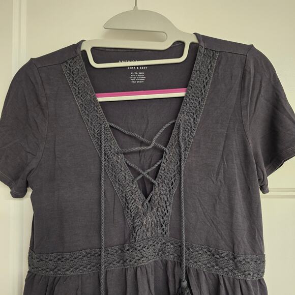 Women's American Eagle "Soft & Sexy" Gray Crochet V-Neck Crop Top | Size XS - Picture 3 of 9
